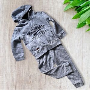 Boboli boys sweat suit Sz 4T matching set